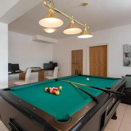 Σπίτι διακοπών Ferienhaus Fuer 10 Personen In Blato, Dalmatien Sueddalmatien *